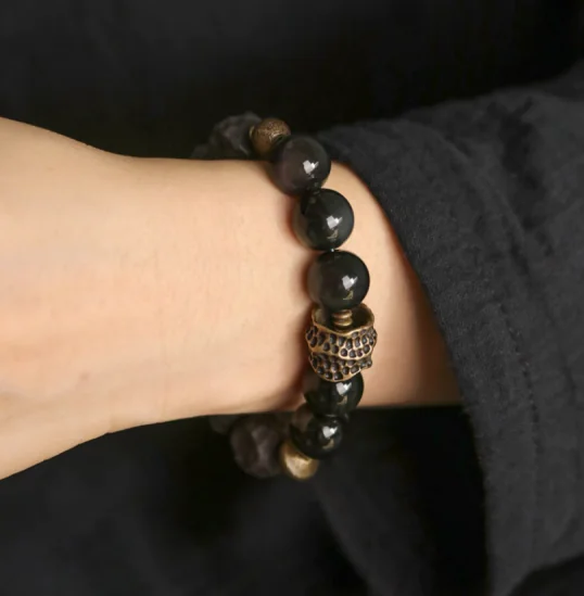 企业微信截图_17455615623947 Handcarved Ebony & Obsidian Bracelet "Shadow Grove"